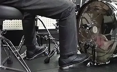 ドラムテクニックの1つ「ツーバス」の練習法