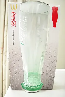 マクドナルドでコカ・コーラの瓶風コークグラスをもらいました