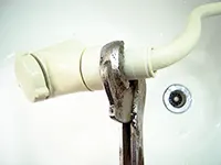 洗面用水栓のシャワーホースのパッキン交換手順